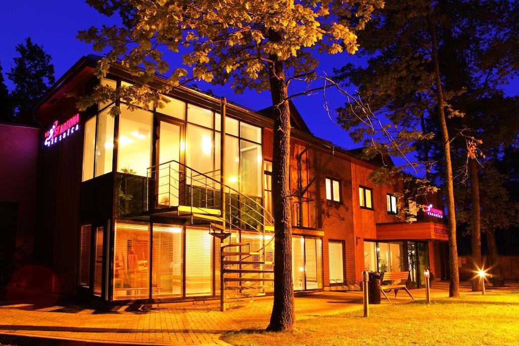 Sajutu Parka Hostelis Valmiera Exterior photo
