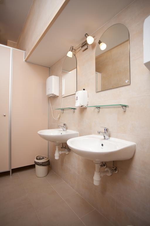 Sajutu Parka Hostelis Valmiera Room photo